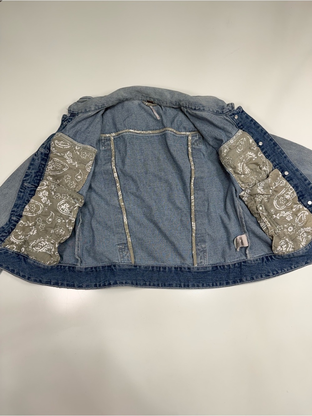 Free People Faded Light Blue Denim Jacket - Picture 5 of 11